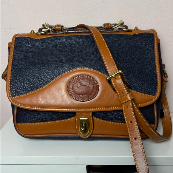 Vintage Dooney & Bourke Navy Blue & Brown Leather Carrier Crossbody Shoulder Bag - Picture 2 of 8